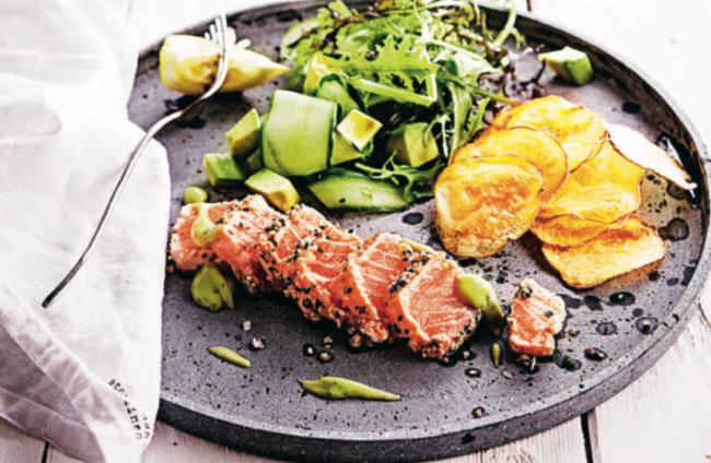 La receta de tataki de salmón con pepino que encantará a los amantes de la comida japonesa
