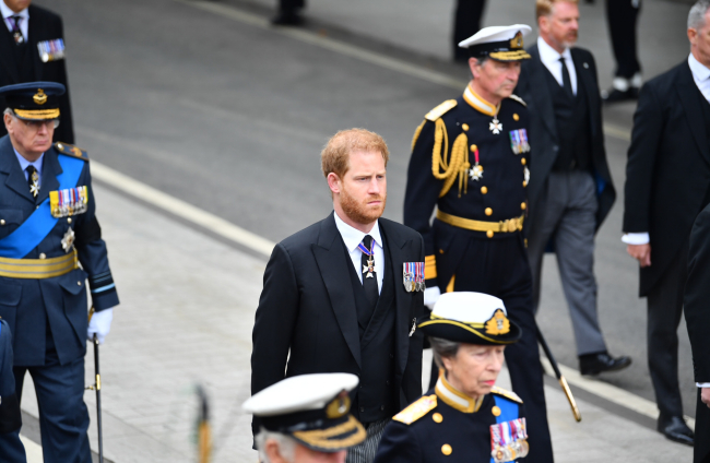 El príncipe Harry en el funeral de la Reina Isabel II