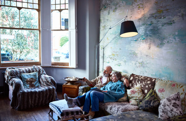 Orden en casa: cómo crear espacios seguros y cómodos para las personas mayores