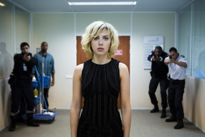 Fotograma 'Lucy', interpretada por Scarlett Johansson