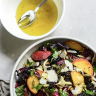 Cinco aliños con aceite de oliva originales y sabrosos con los que aderezar tus recetas de ensaladas esta primavera