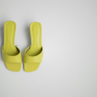 Las sandalias pala de Carrefour por menos de 10 euros que conquistan tanto a las mujeres de 20 como a las de 60