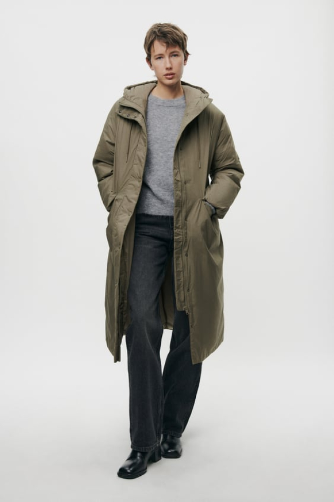 El abrigo gris de Zara (y algunos más) para comprarte en rebajas